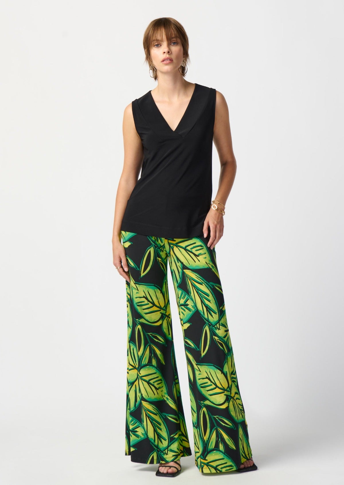 V-Neck Sleeveless Top 241239