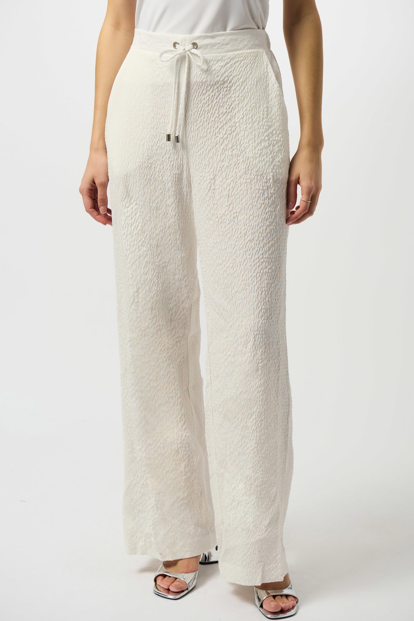 Seersucker Wide Leg Pull-On Trousers 251293