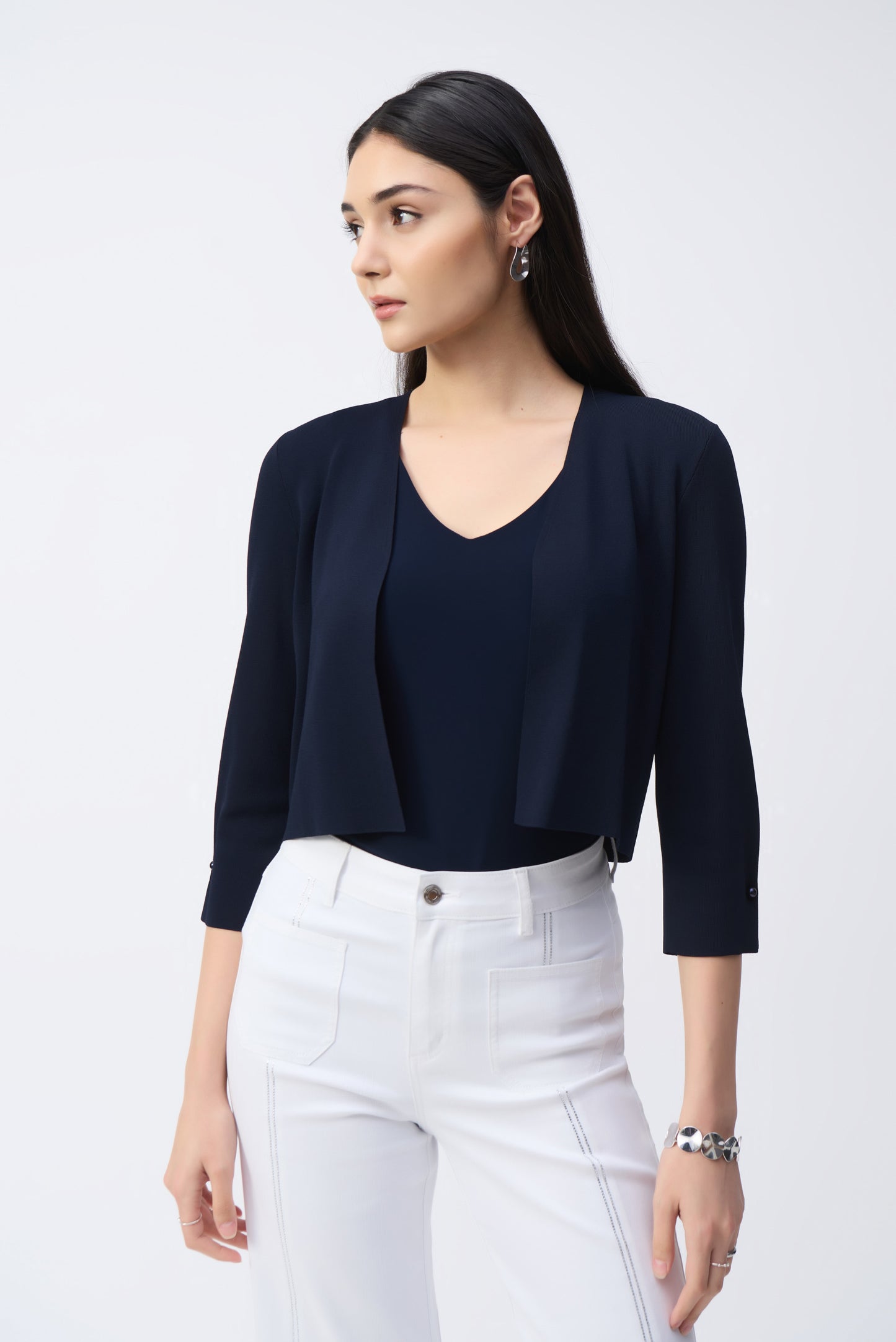 Elegant Cropped Cardigan with Pearl Ornament