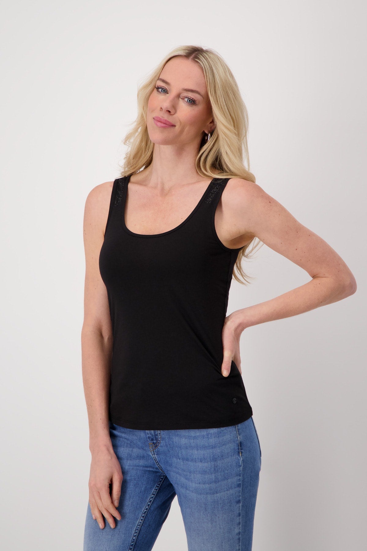 Off-White Vest Top with Rhinestone 409366