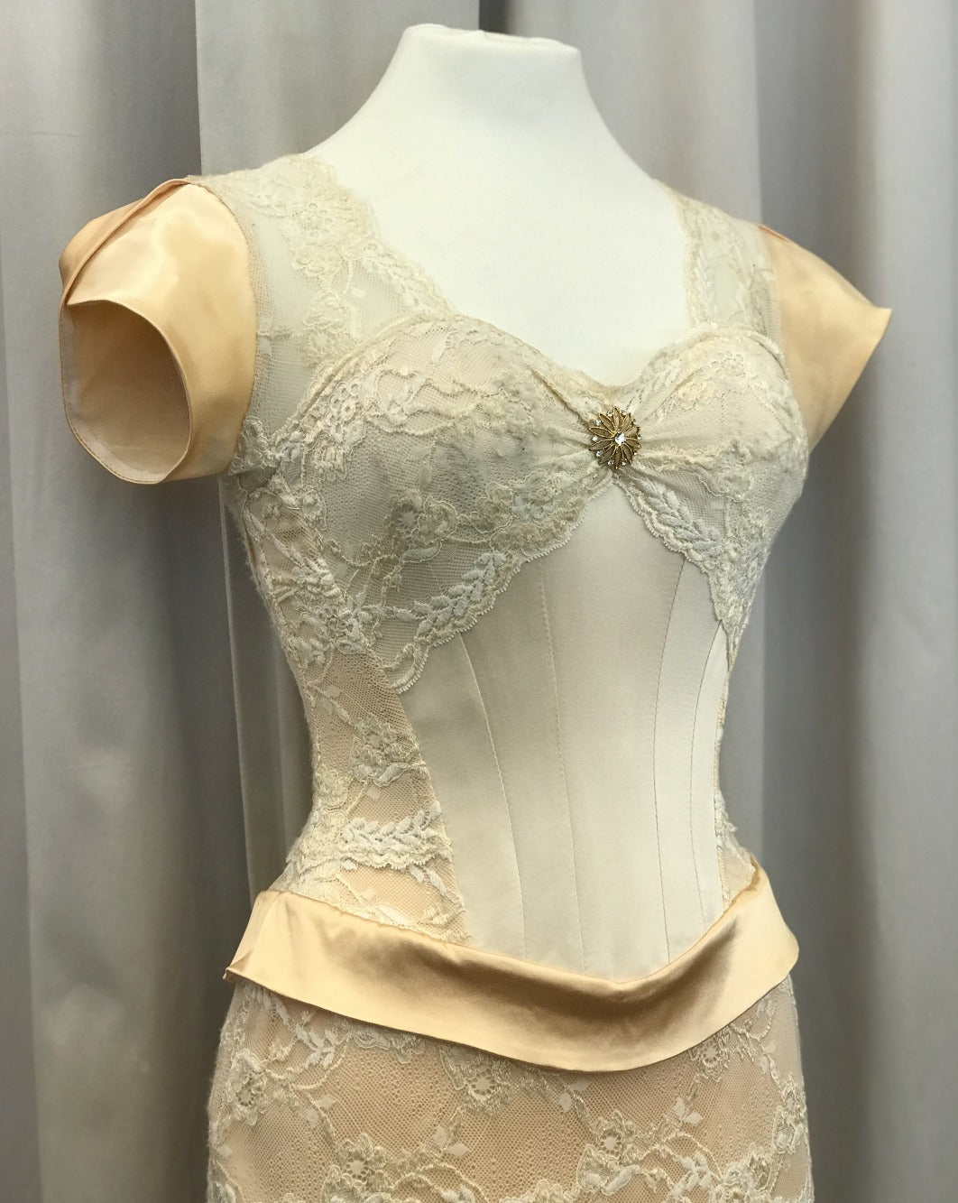 Cream Vintage Dress - Lucindas on-line