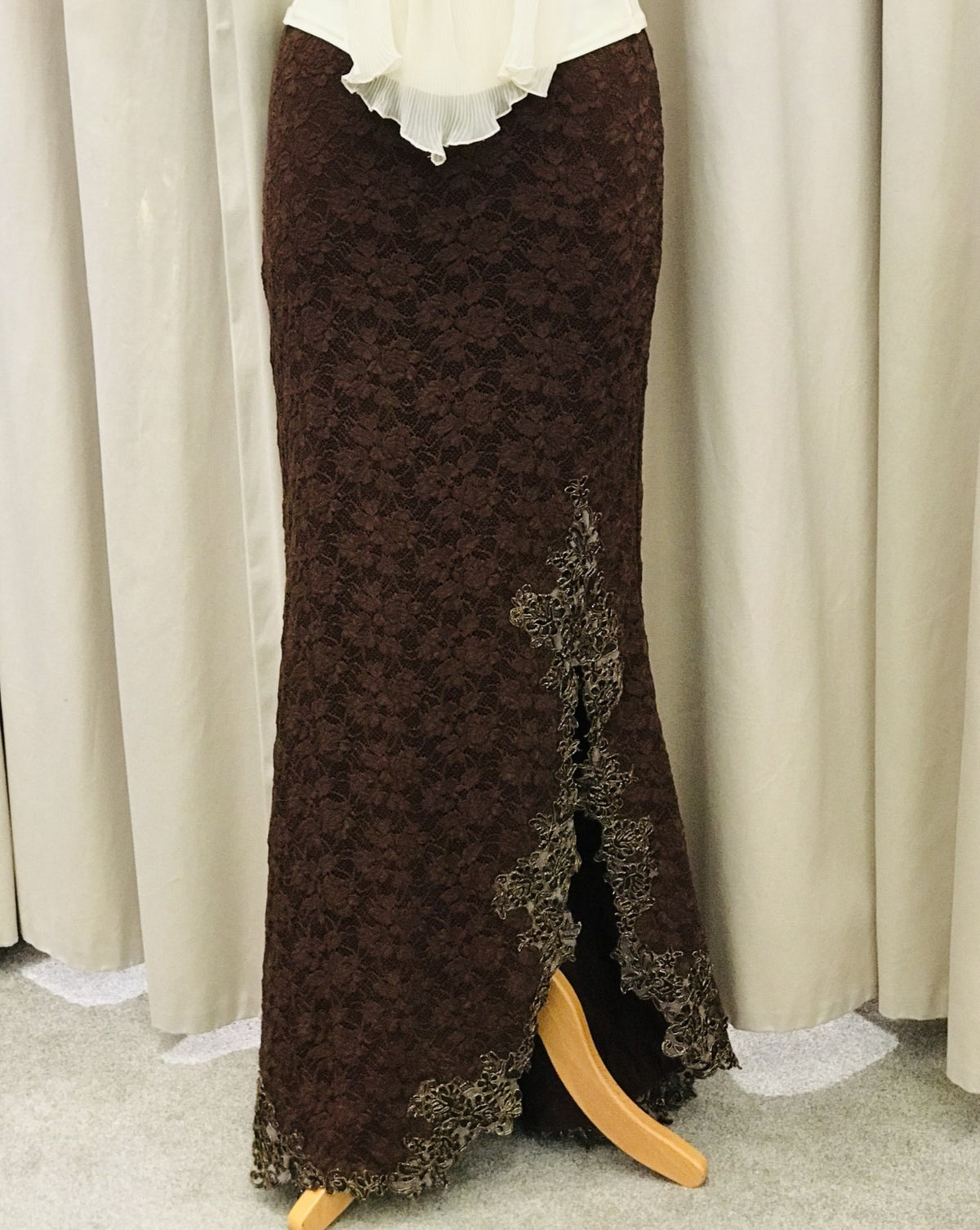 Vintage lace skirt - Lucindas on-line