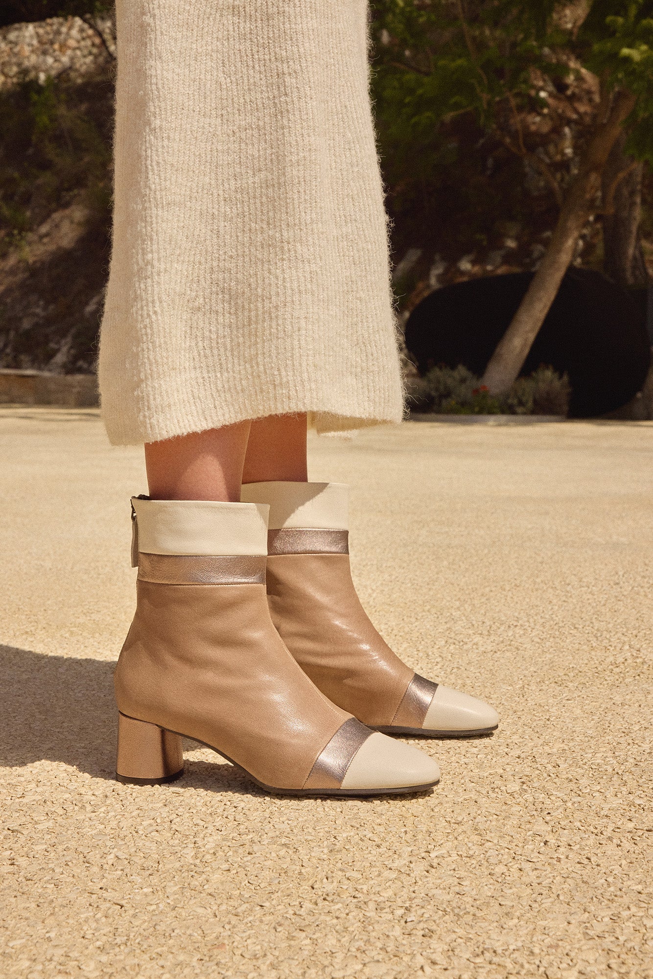SHOES & ACCESSORIES