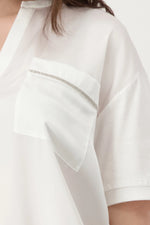 Load image into Gallery viewer, T-shirt with Decorative Pocket 409368
