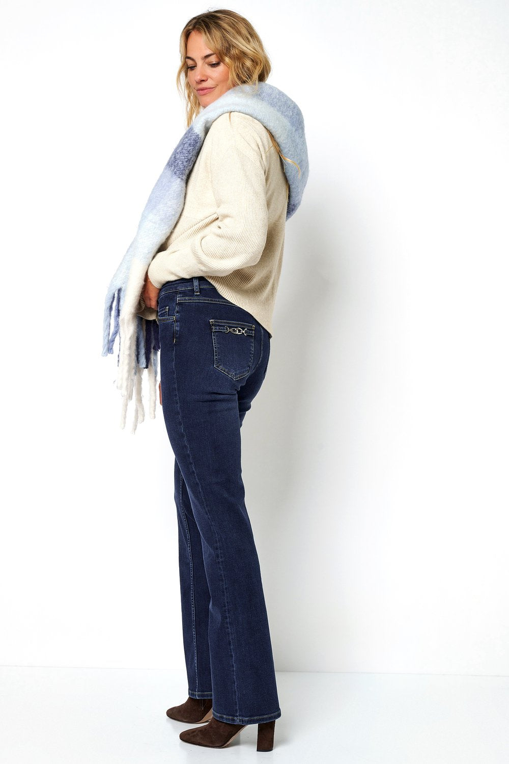 Perfect Shape Bootcut Jeans 1106-24