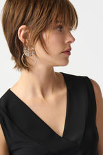 Load image into Gallery viewer, V-Neck Sleeveless Top 241239
