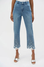 Load image into Gallery viewer, Stretch Straight Crop Jeans with Embroidery 252910
