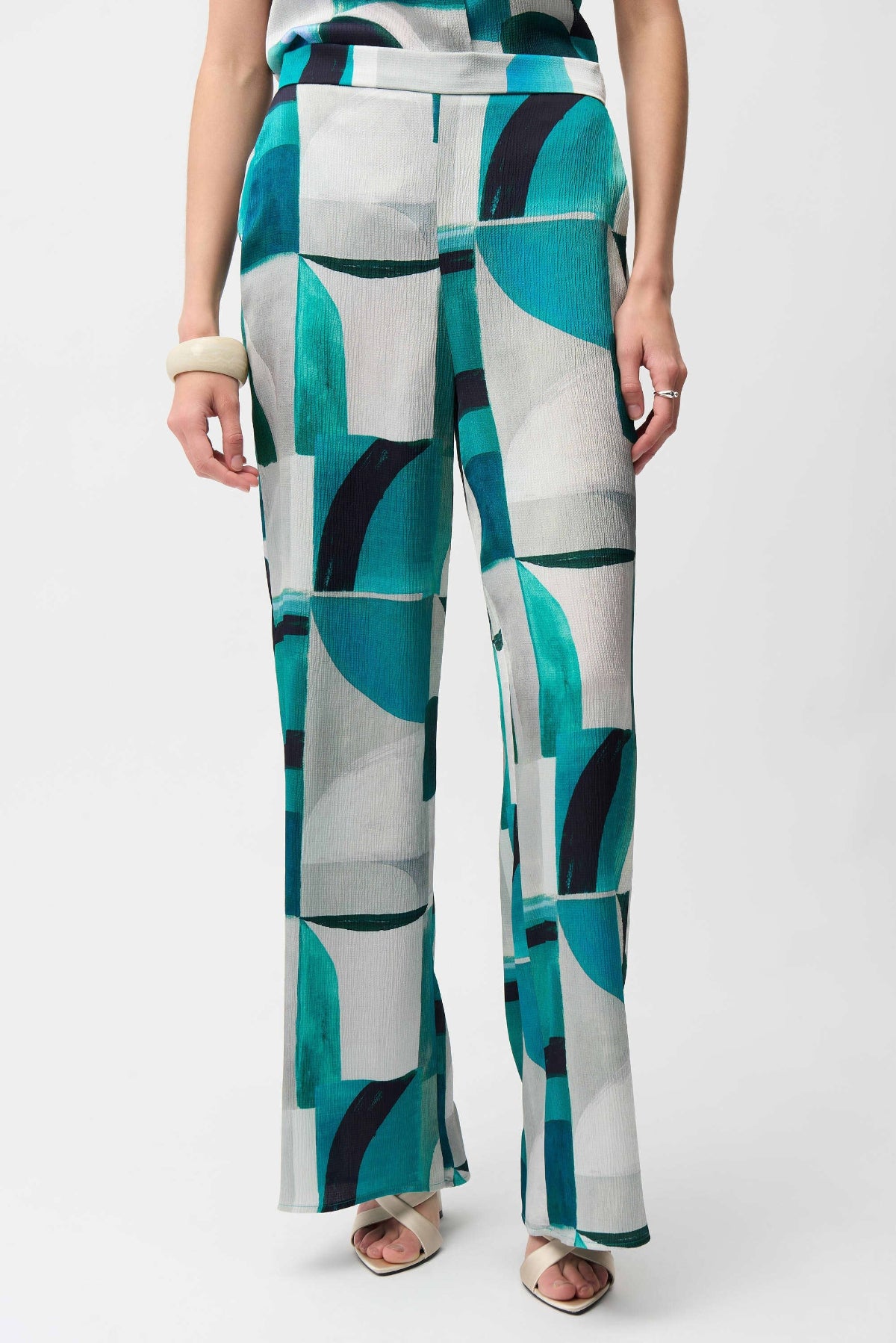 Textured Satin Geometric Print Wide Leg Pull-On Trousers