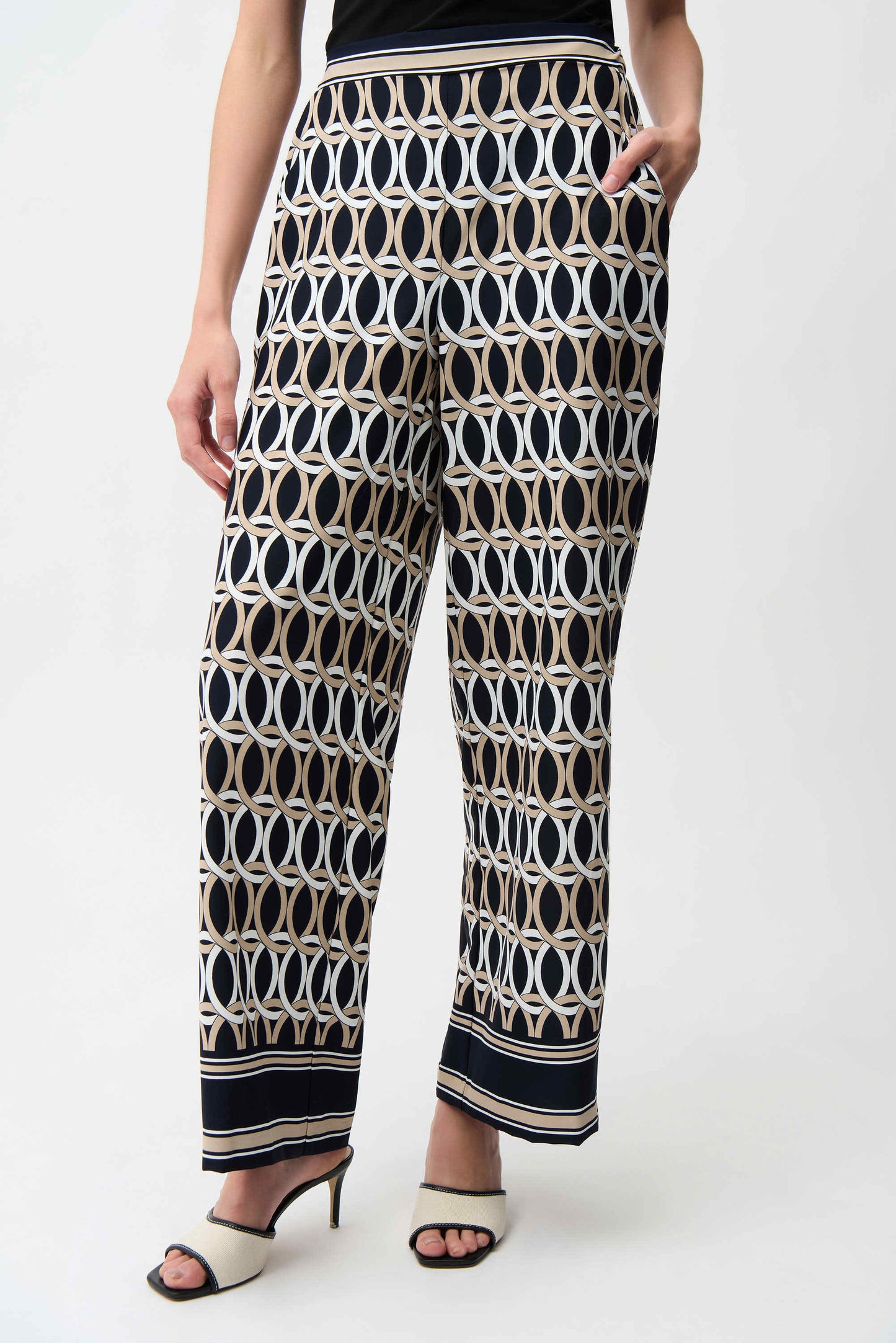 Geometric Print Wide Leg Pull-On Trousers