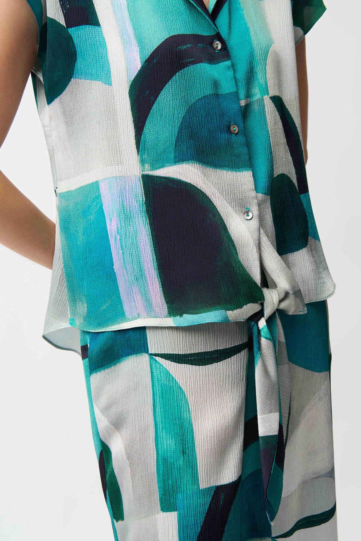 Textured Satin Geometric Print Boxy Top With Front Ties