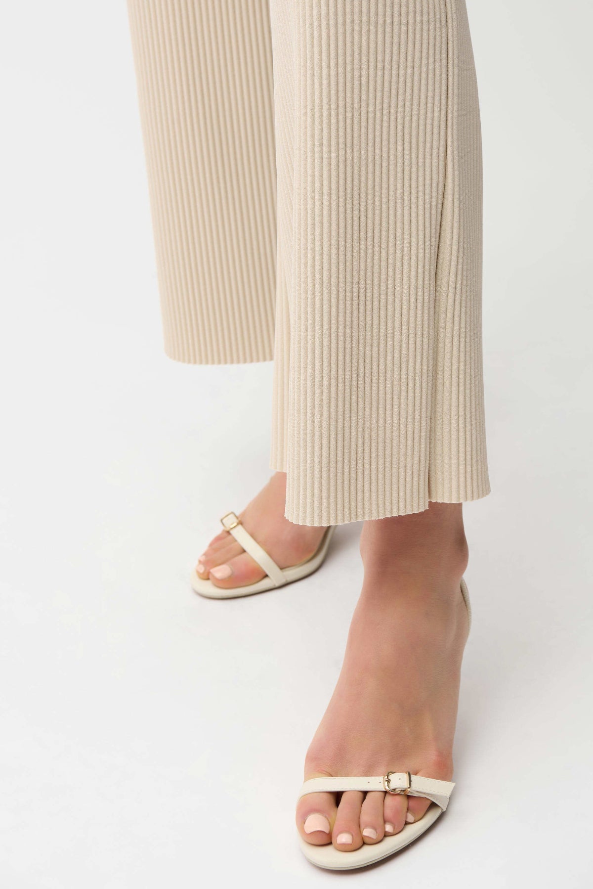 Pleated Scuba Crepe Wide Leg Pull-On Trousers