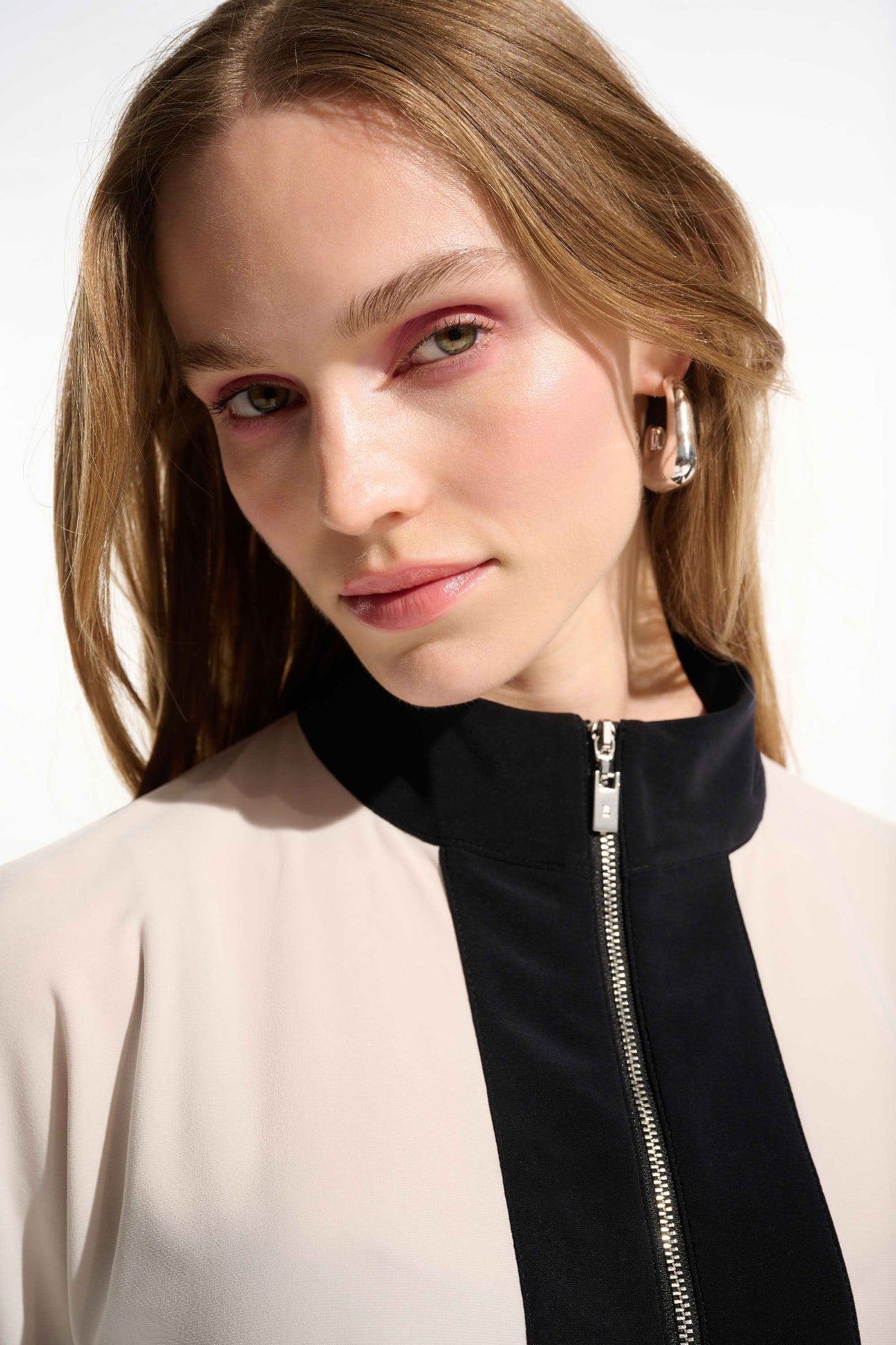 Colour Block Straight Top With Zipped Collar