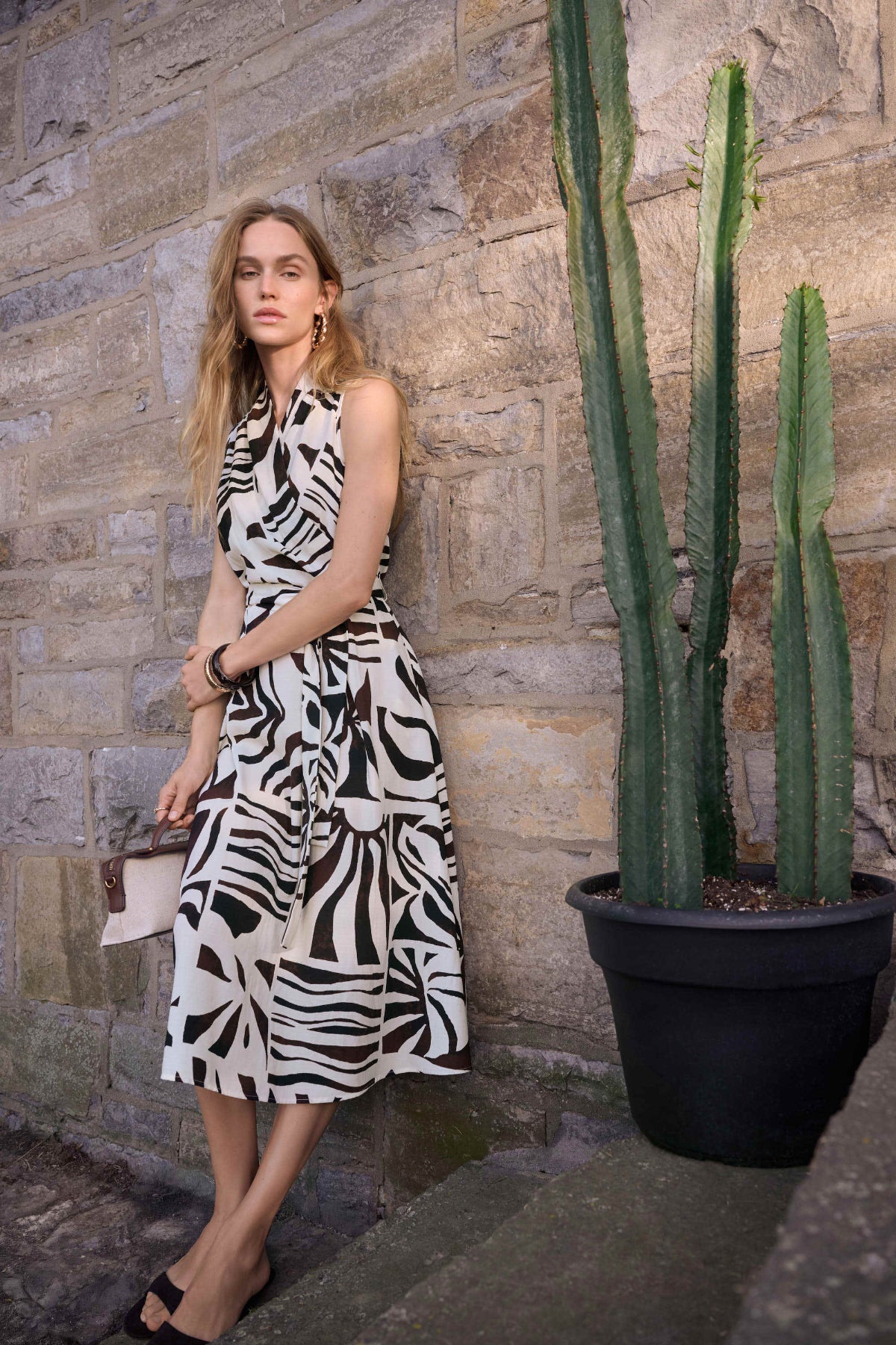 Tropical Print Fit And Flare Wrap Dress Lucindas on-line Tropical Print Fit And Flare Wrap Dress Lucindas on-line