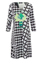 Load image into Gallery viewer, Reversible dress with Houndstooth Print 421502
