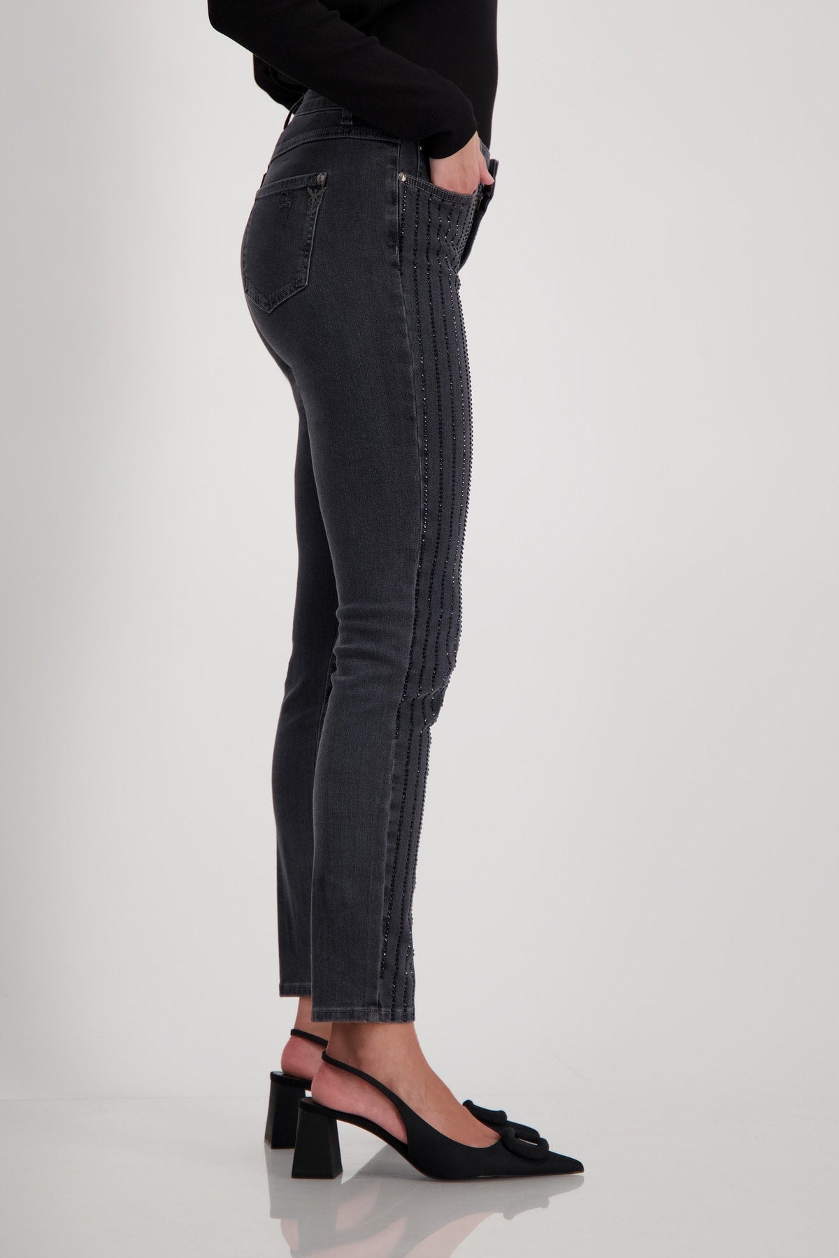 Rhinestone Embellished Slim Fit Jeans 408345