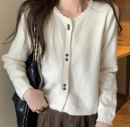 Twin Rose Button-Through Scallop Edge Cardigan