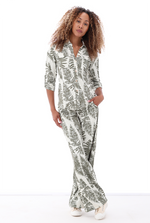 Load image into Gallery viewer, Fern Print Wide-Leg Trousers A305
