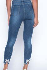 Load image into Gallery viewer, Frank Lyman Jeans 190117U - Lucindas on-line
