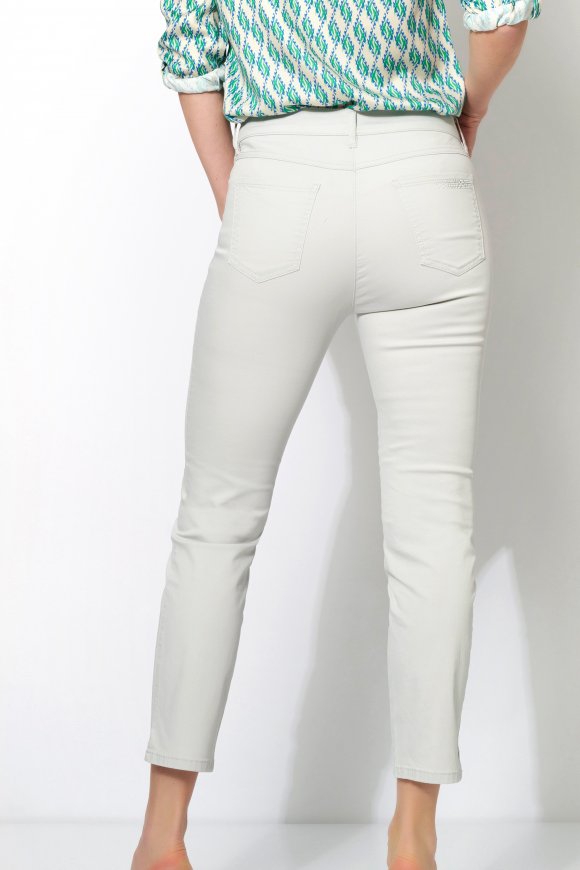 Toni Be Loved White Crop Jeans