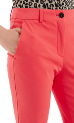Load image into Gallery viewer, Marc Cain Cropped Pants NC 81.28 W42 - Lucindas on-line
