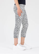 Load image into Gallery viewer, Loli Seersucker Crop Pant
