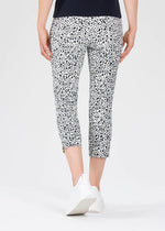 Load image into Gallery viewer, Loli Seersucker Crop Pant
