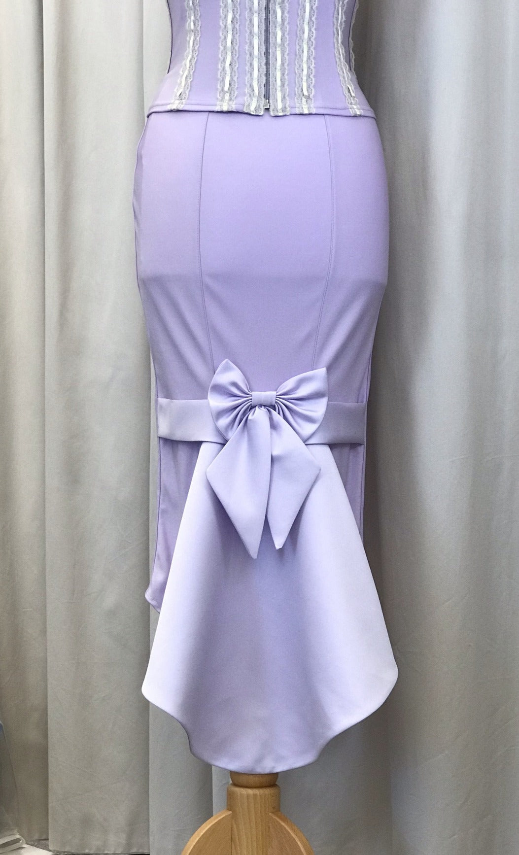 Vintage pastel purple 50s pencil skirt with bow