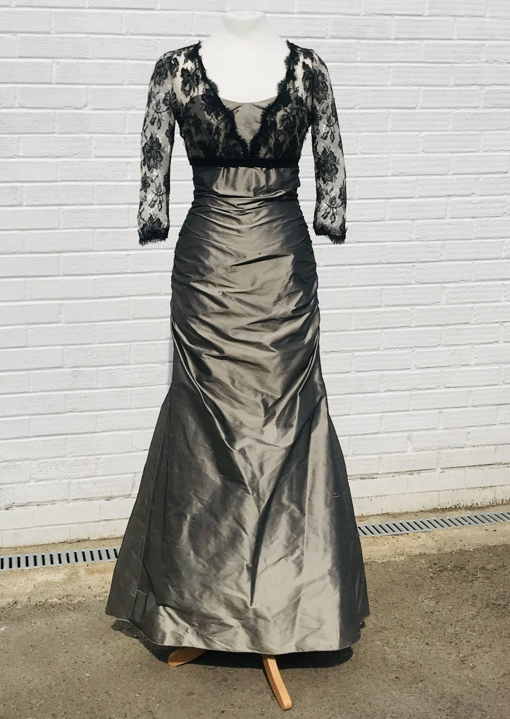 Linea Raffaeli long silk dress with black lace - 121-839 - Lucindas on-line