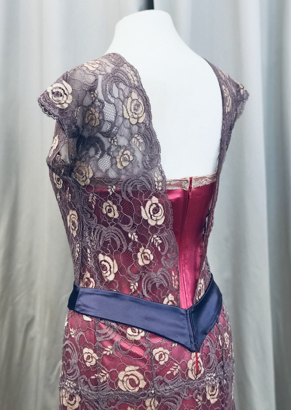 Antique Rose Corsetiere Lace Dress - Lucindas on-line